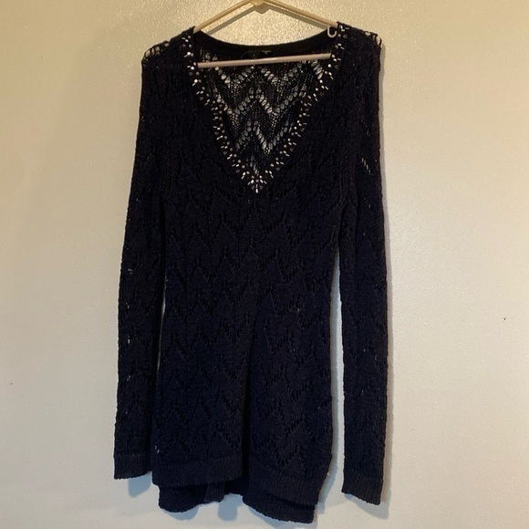 White House Black Market Sweaters - White House Black Market navy chunky knit long sleeve beaded V neck swea…